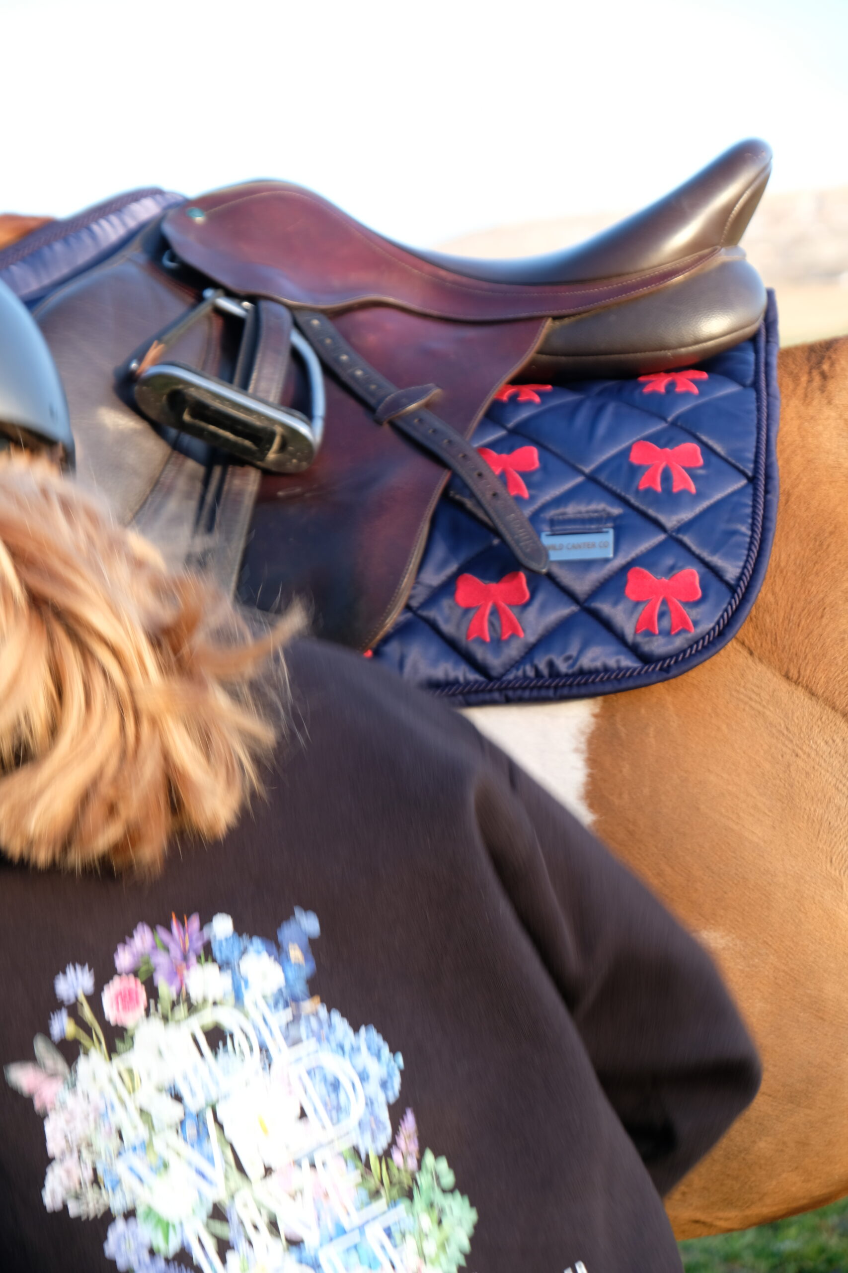 Élan Rouge Luxury Satin Dressage Saddle Pad – Embroidered Bow Design - Image 6